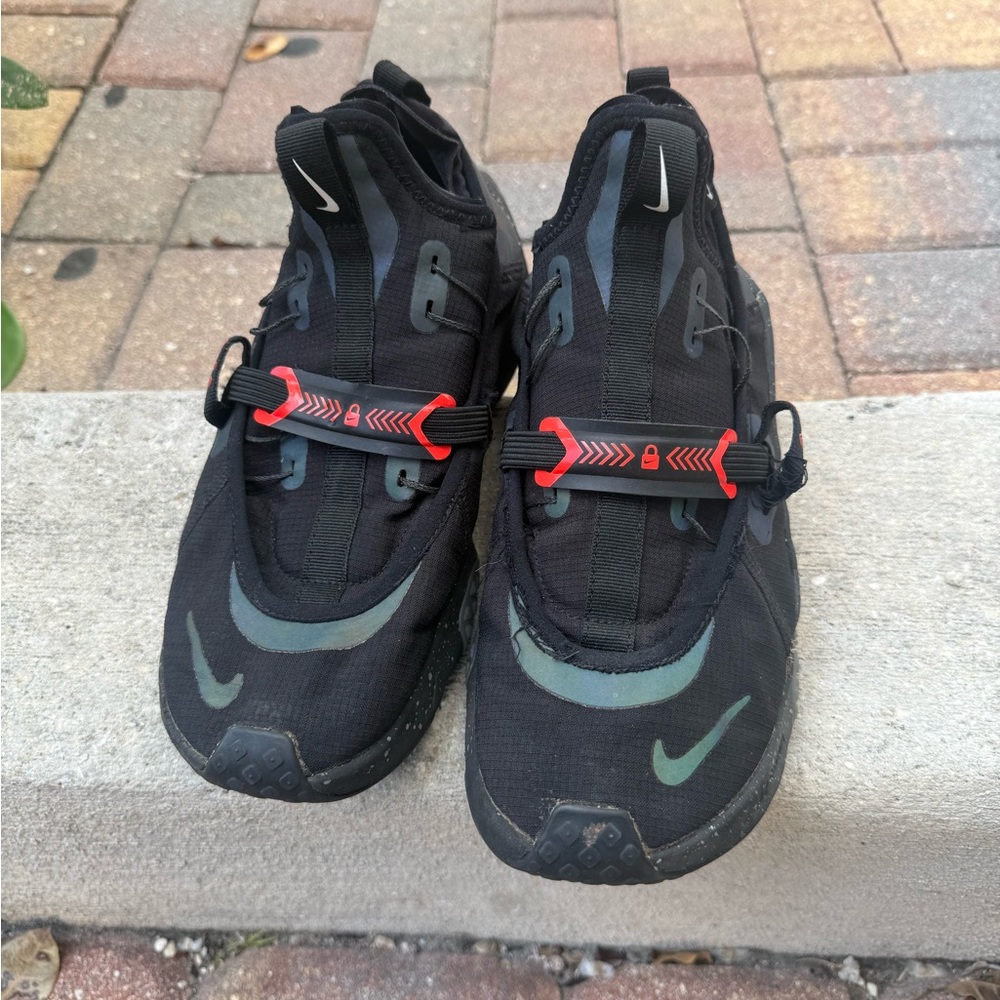 Nike Kids Black and Red Sneakers